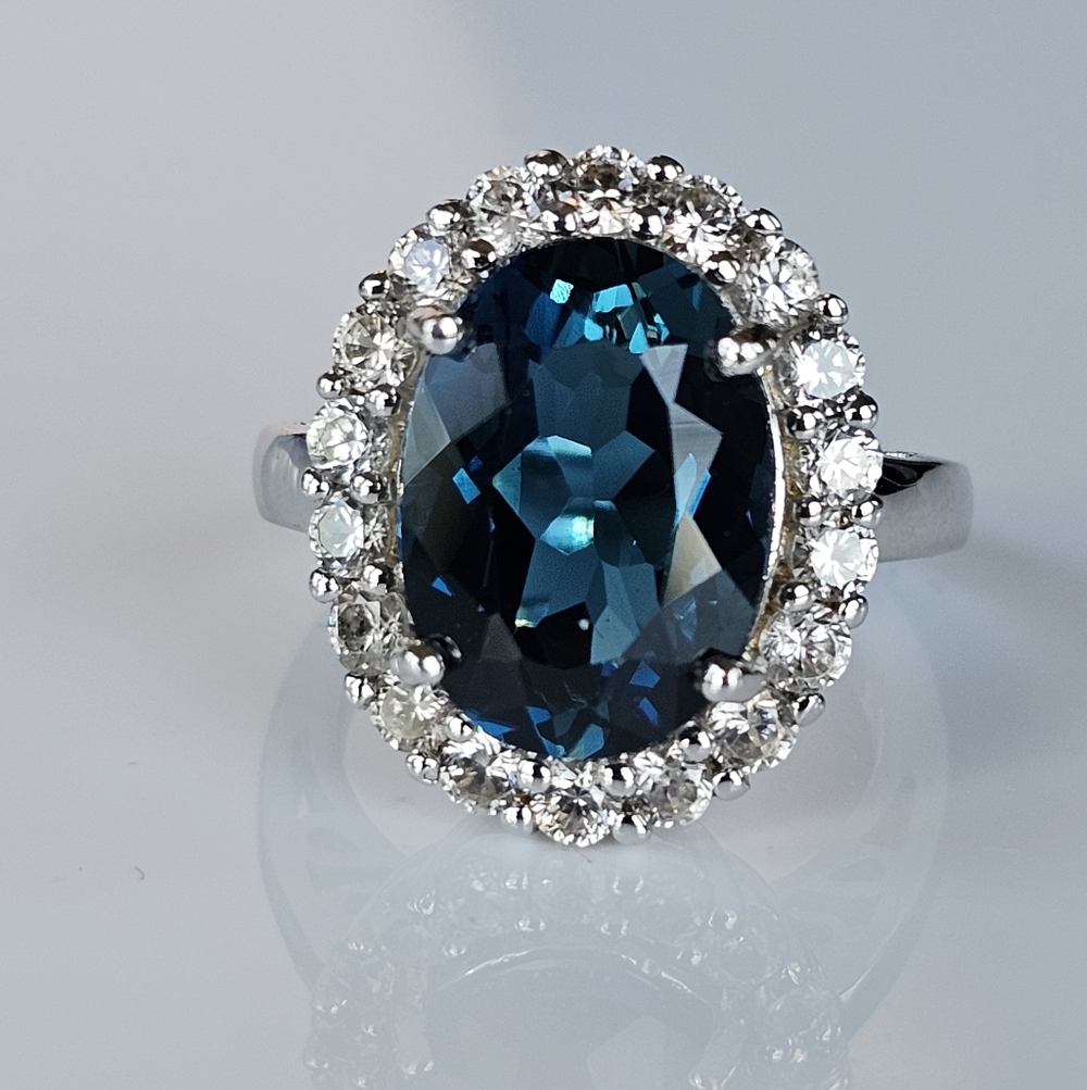 Natural London Blue Topaz & White Zircon Ring Sterling Silver Size 6! - Picture 3 of 13